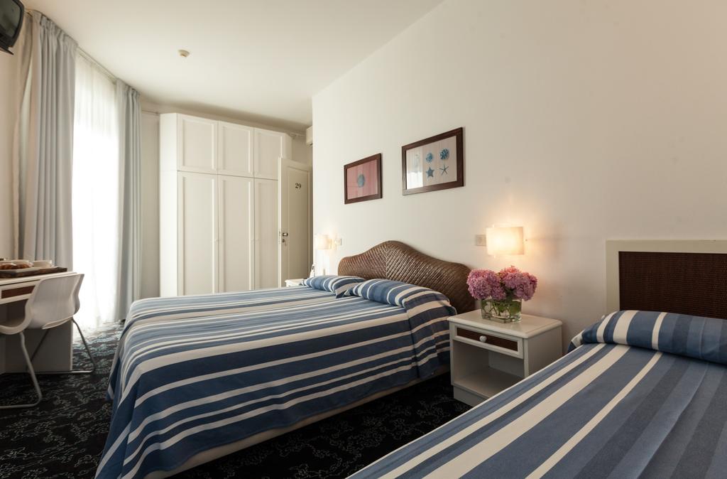 Albergo Alla Spiaggia グラード 部屋 写真